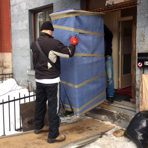 Full-service pack, fragile items first